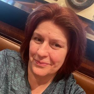 Meet your Posher, Adrienne